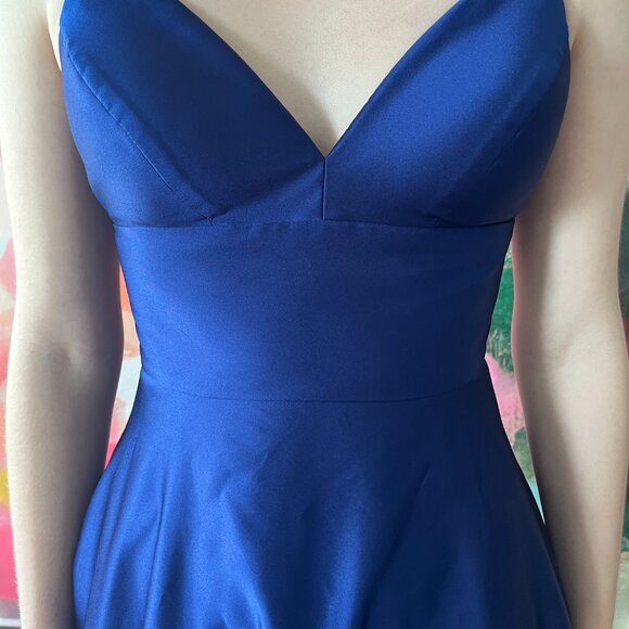 Gorgeous Betsy and Adam floor length gown - Picture 2 of 5